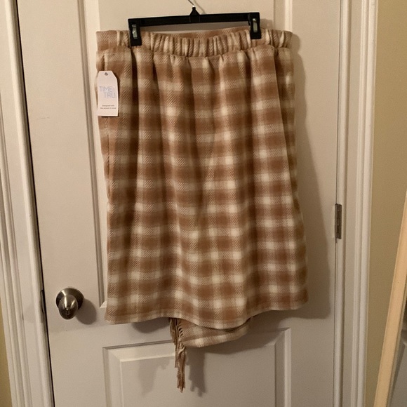NWT Time and Tru XLorXXL camel & beige plaid faux wrap fringe heavy skirt - Picture 6 of 16